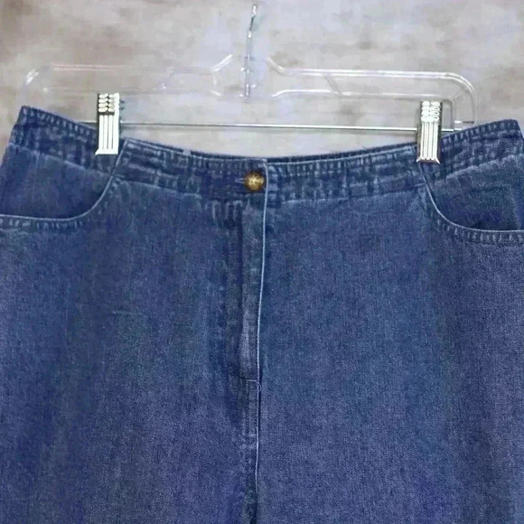 Orvis Womens sz 10 Jeans Med Wash Denim Straight Leg - Picture 2 of 8